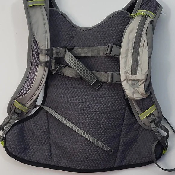MEC Hydration Backpack - Picture 2 of 6